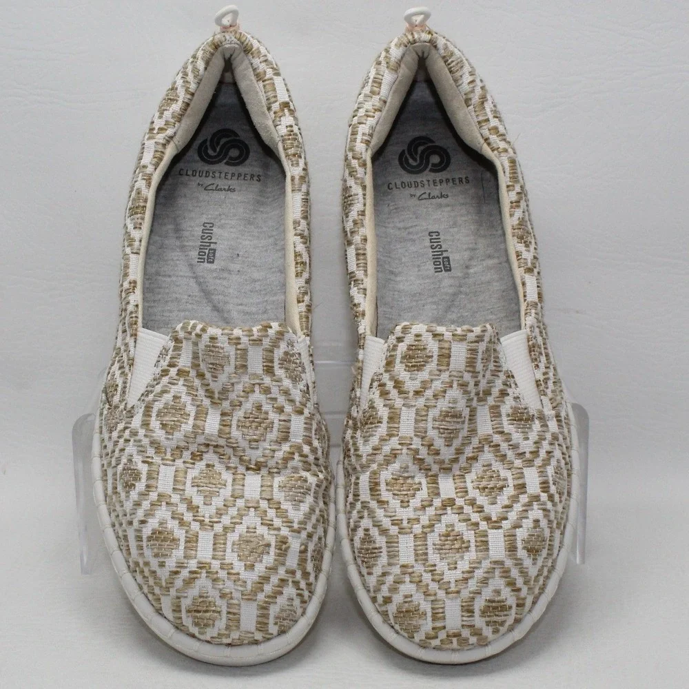 Clarks Cloudsteppers Step Glow Slip‎ On Tan White Geometric Woven Flats 6.5